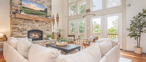 House (6 Bedrooms) | Property amenity