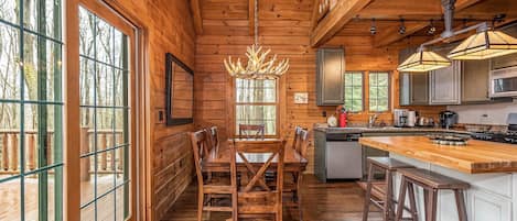 House, Multiple Beds, Hot Tub | Private kitchen | Fridge, microwave, oven, stovetop