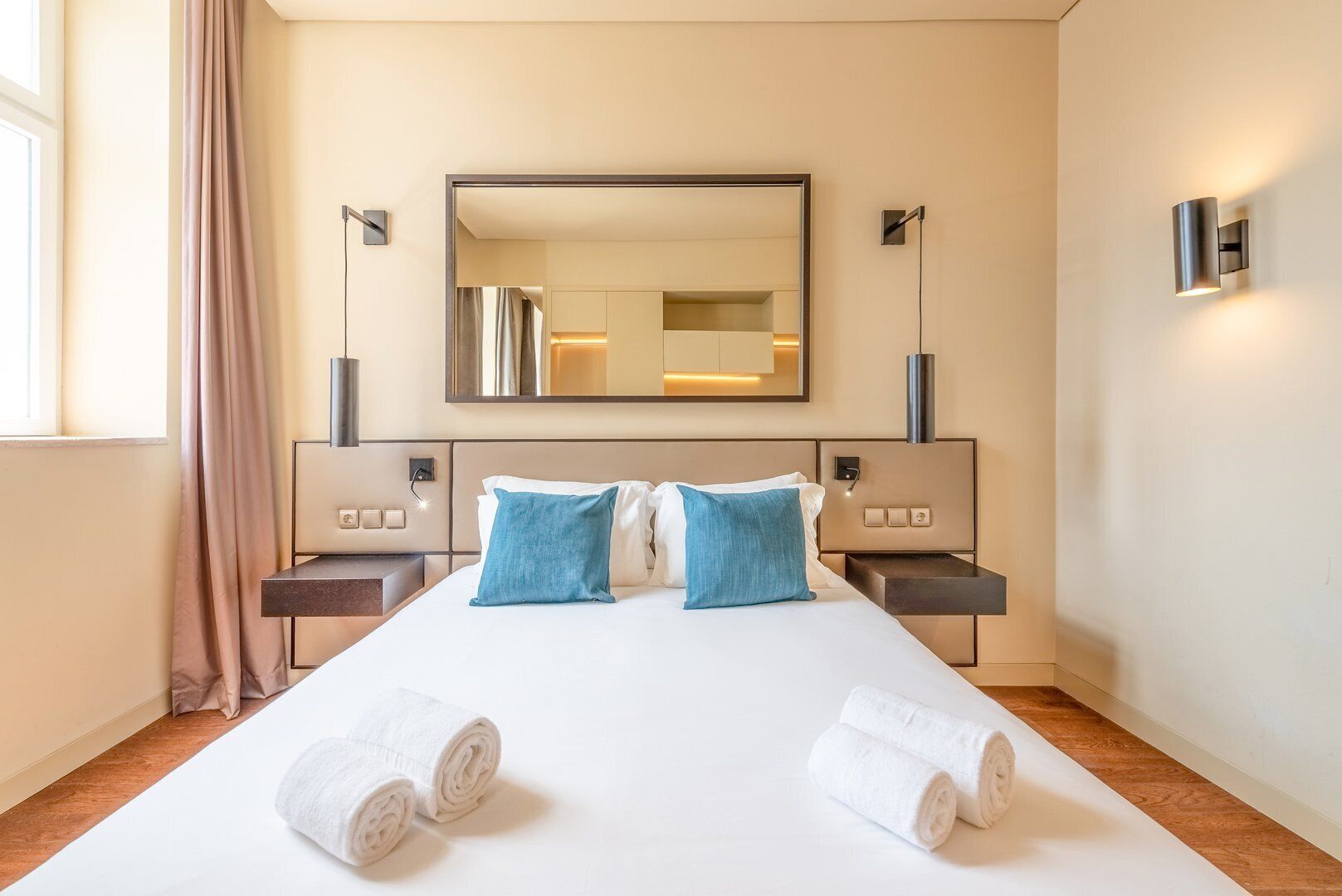 1 bedroom, desk, iron/ironing board, internet