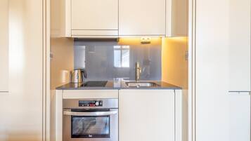 Refrigerador, microondas, horno y lavavajillas