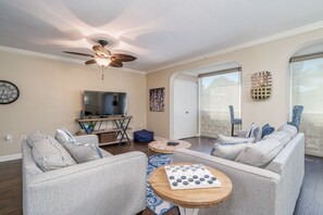 TV connectée, table de tennis de table