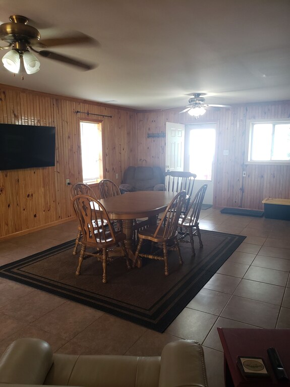 Rrg Remote Hilltop Charm--wifi -Hottub, And Awesome Views! - Slade, KY