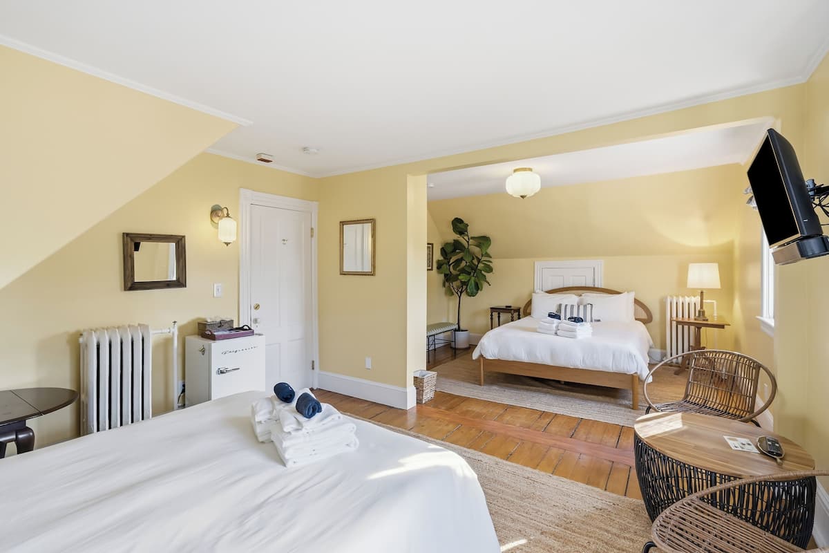 JULIA BERWIND | Premium bedding, memory foam beds, minibar, in-room safe