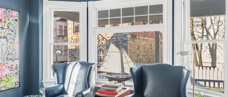 42-inch Smart TV with digital channels, TV, Netflix