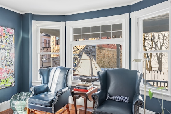 42-inch Smart TV with digital channels, TV, Netflix