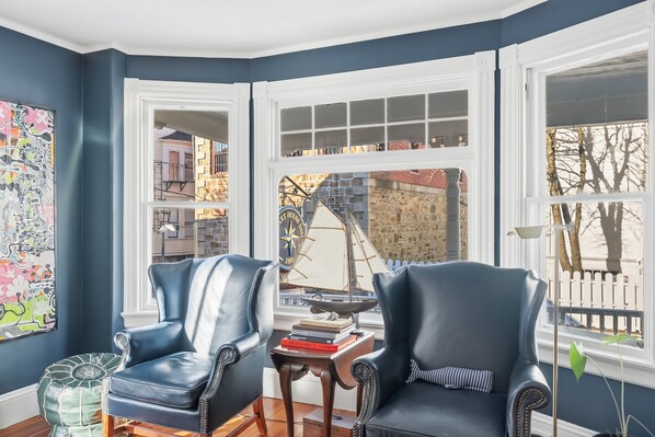 42-inch Smart TV with digital channels, TV, Netflix