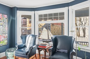 42-英寸智能电视（配备数码频道）、电视、Netflix