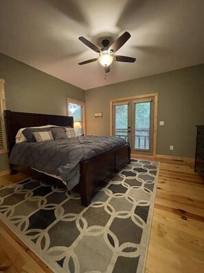 2 bedrooms, desk, iron/ironing board, free WiFi