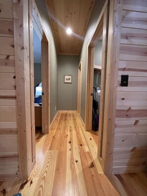 Interior - Hollow Tree Hideaway, Coosawattee River Resort - Free Ticket for each night of your stay (Ellijay)