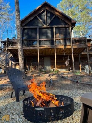 Property grounds - Hollow Tree Hideaway, Coosawattee River Resort - Free Ticket for each night of your stay (Ellijay)
