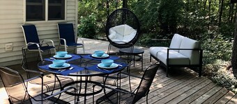 Close to downtown Leland, Fishtown, Vans Beach. Hot tub.