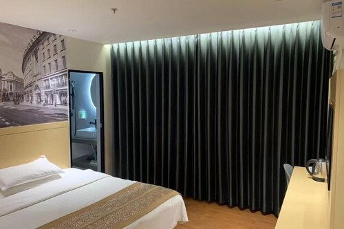 Xinyi Hotel