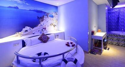 We Love Hotel