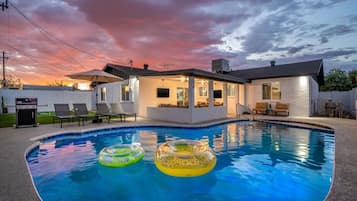 Et oppvarmet basseng