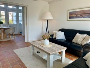 Unclassified image, 5 of 23, button - 2 Jan: 65sqm on 2 levels (ground floor and first floor) for up to 3 people with private terrace (Sylt)