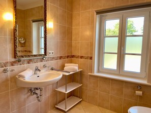 Unclassified image, 5 of 22, button