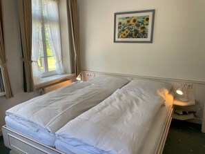 1 bedroom, iron/ironing board, WiFi