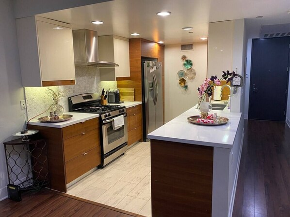 Fridge, microwave, oven, stovetop