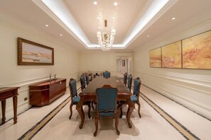 Cots/infant beds - Howard Johnson Junhe Hotel Beijing (Beijing)