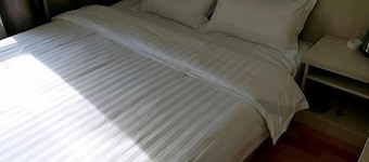 Wanluoyuan Theme Hotel
