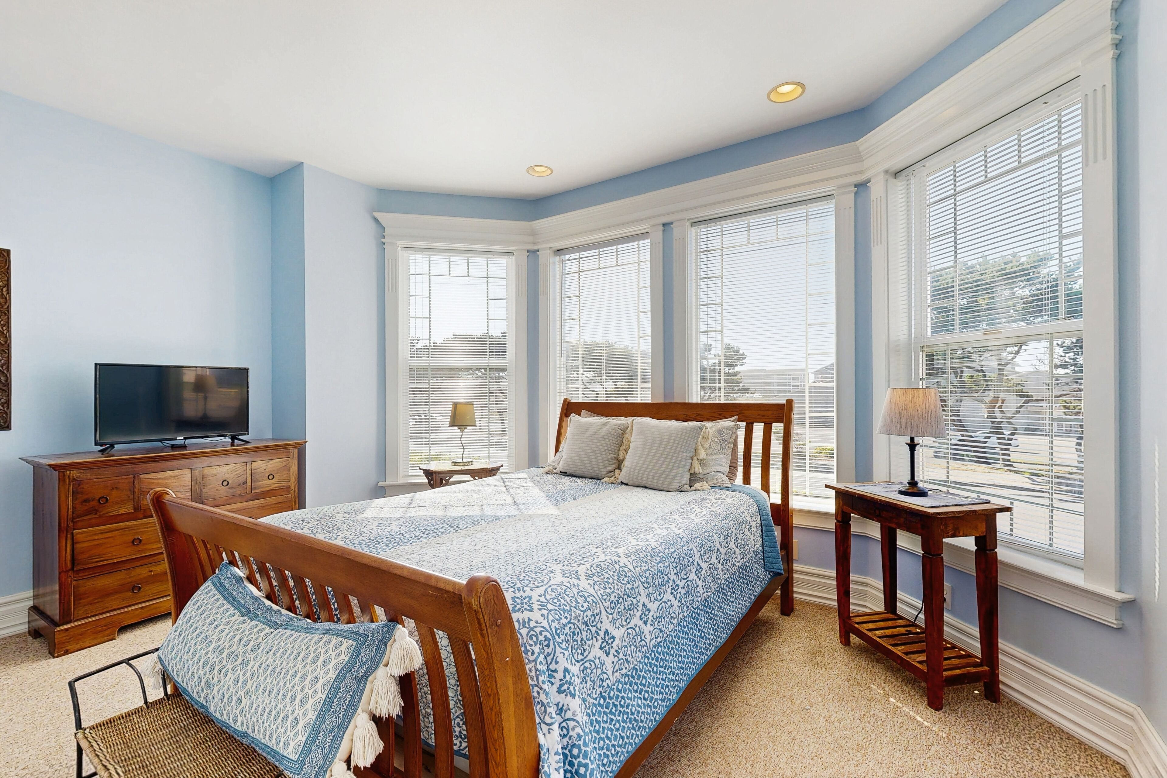 4 slaapkamers, een strijkplank/strijkijzer, internet, beddengoed