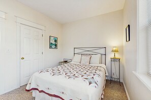 4 habitaciones, tabla de planchar con plancha y acceso a internet 