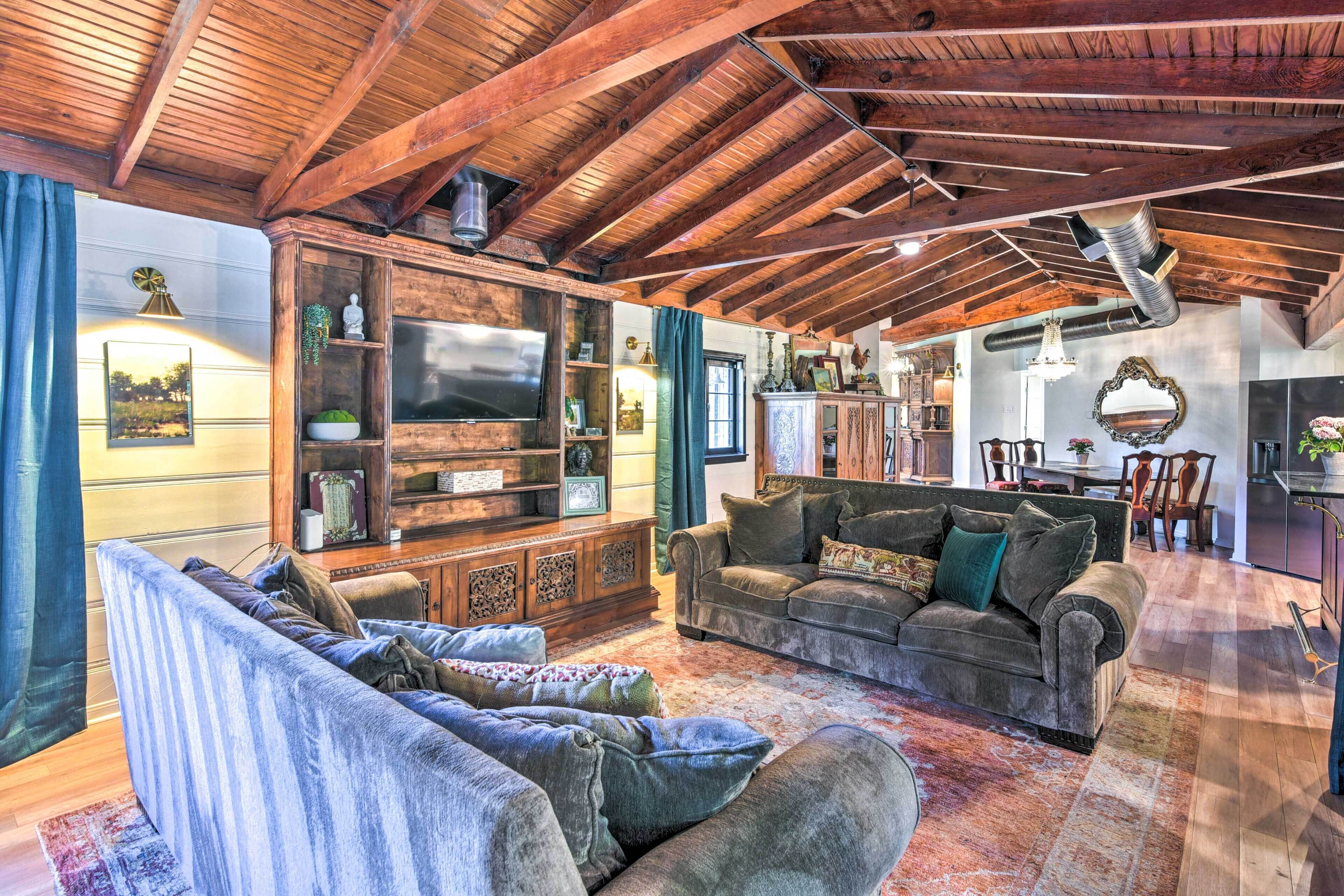 Upscale Dickinson Getaway w/ Yard on 1 Acre!