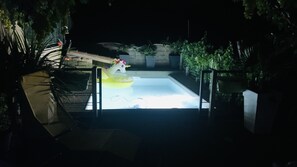 Piscina coperta, piscina all'aperto