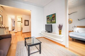 3 bedrooms, iron/ironing board, Internet, bed sheets - E2VAL1032 - Eixample Esquerra with terrace (Barcelona)
