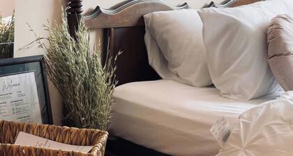 Cozy Private room near Assiniboine Park And Polo Park