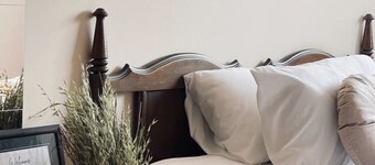 Cozy Private room near Assiniboine Park And Polo Park