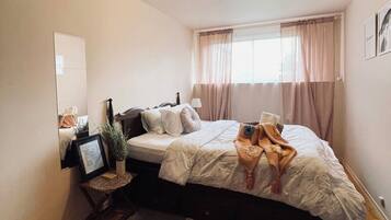1 bedroom, WiFi, bed sheets