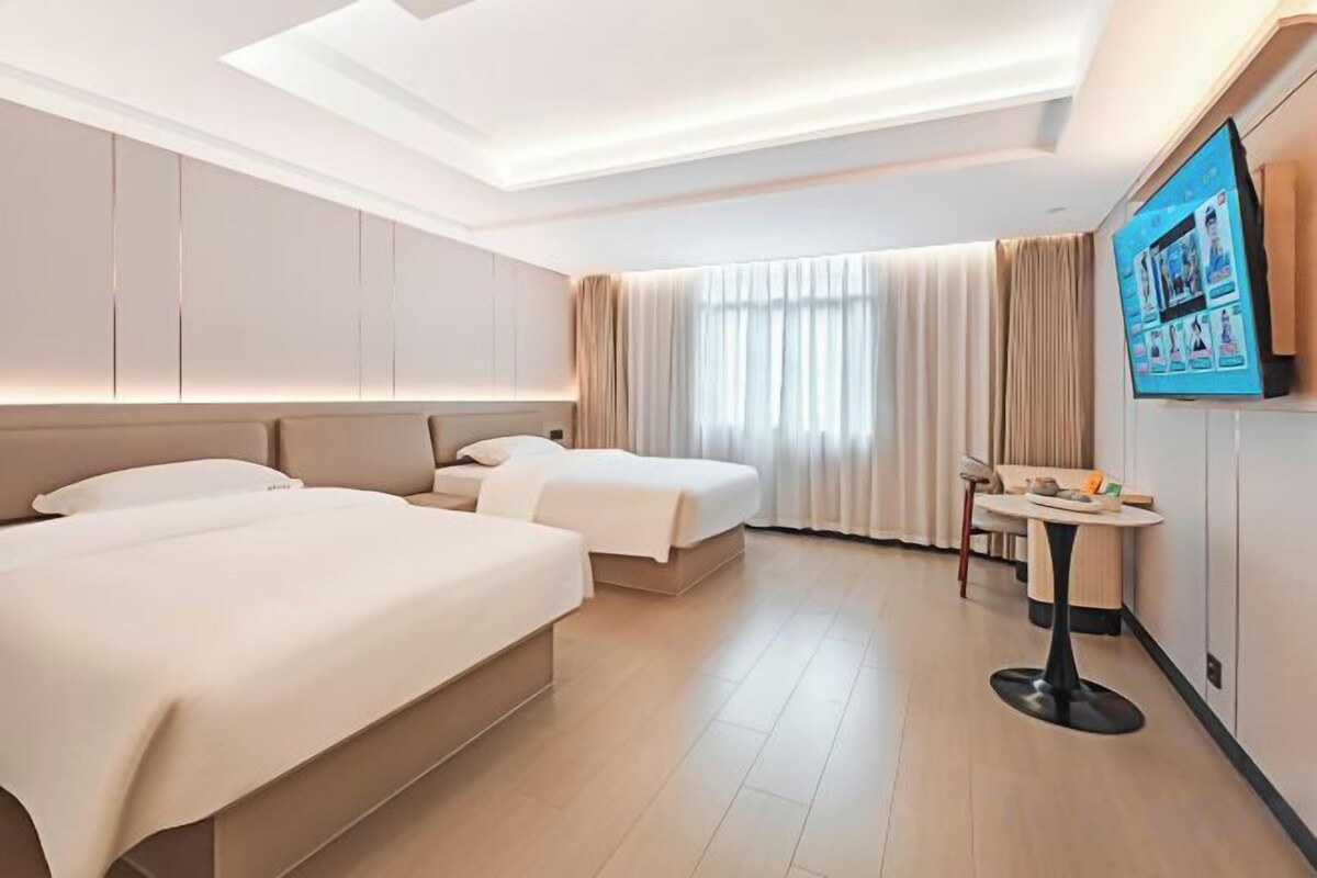 Smart Standard Room