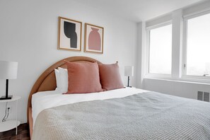 1 bedroom, iron/ironing board, WiFi, bed sheets - Cute Back Bay 1BR w/ W/D & Gym, near Copley T & Shops, by Blueground (Boston)