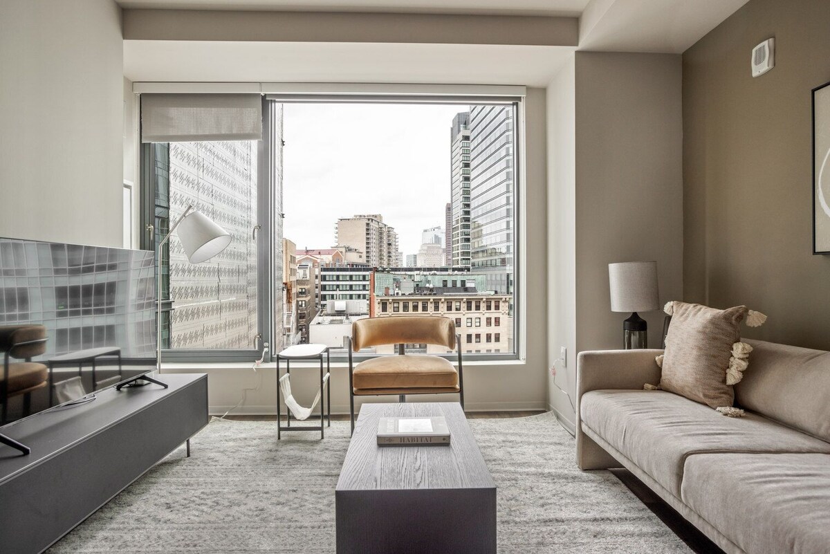 Spacious Theatre District 2BR w/ Gym & W/D, near Boylston T, by Blueground