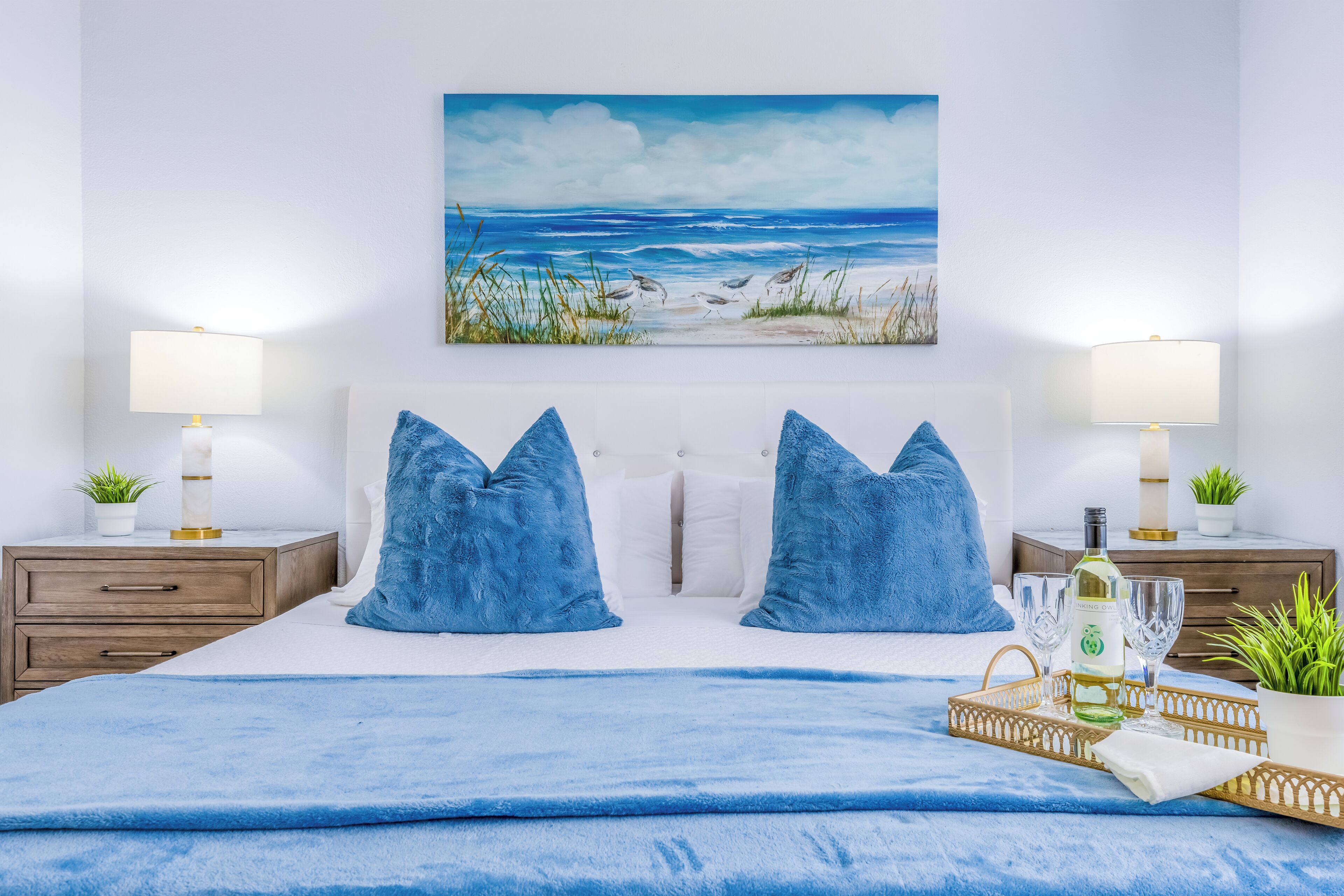 2 sovrum, skrivbord, strykjärn/strykbräda och resesäng