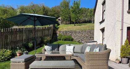 1 Bed House - Garden, Parking, Pets Allowed