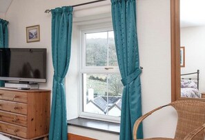 Interior - 1-Bed House - Garden, Pet Allowed, Parking (Lynton)