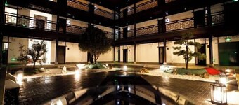 Fengjia No.1 Courtyard B&B (Luquan Fengjia Ancient Town Branch)