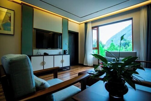 Fengjia No.1 Courtyard B&B (Luquan Fengjia Ancient Town Branch)