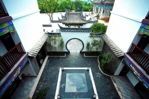 Garden - Fengjia No.1 Courtyard B&B (Luquan Fengjia Ancient Town Branch) (Luquan)