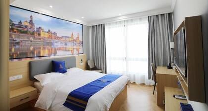 Super 8 Hotel (Hefei Ma'anshan Road Hegongda South Subway Station)