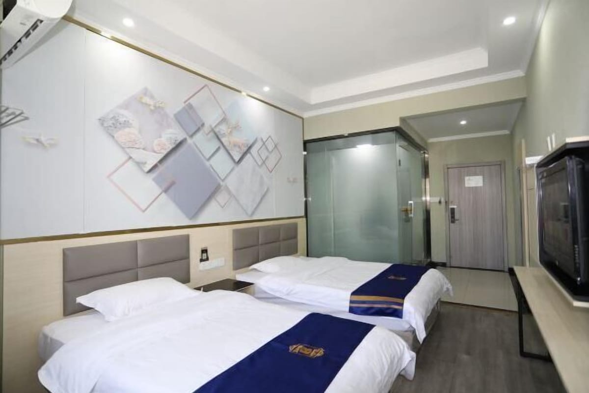 Desk, bed sheets