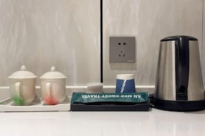 Coffee and/or coffee maker - Nanning Qinglin Holiday Hotel (Nanning)