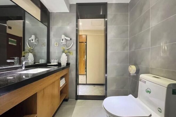 Bathroom - Nanning Qinglin Holiday Hotel (Nanning)