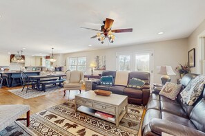 TV, fireplace, DVD player, books