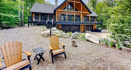 Charming 3 story retreat in the shadows of Lake Winnipesaukee