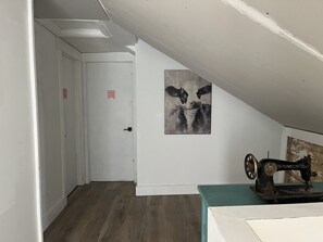 Interior - 1880 farmhouse with hottub! (Bluevale)