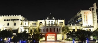 Huaxia Hotel