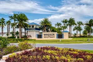 Property grounds - Awesome Pool Home w/Resort Amenities @Windsor Island Resort (Davenport)